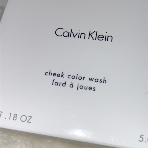 Calvin Klein cheek color  wash 04 blushing - Picture 2 of 12